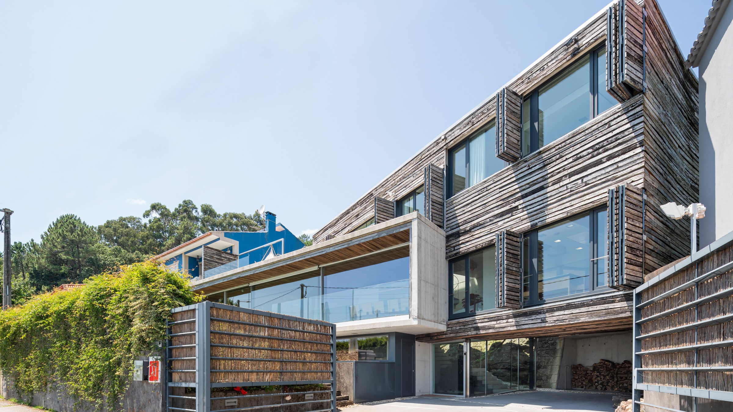 Dezanove House