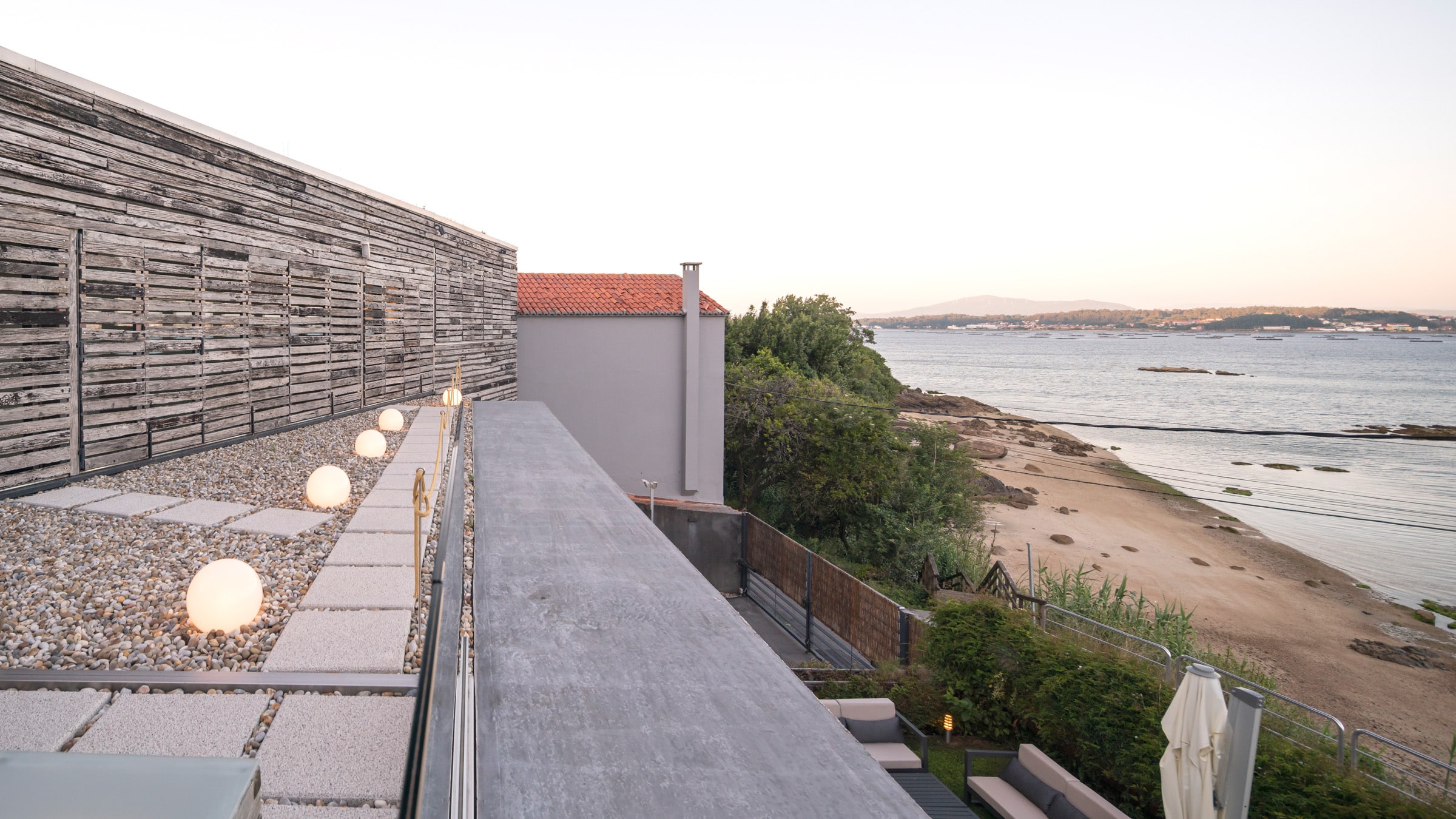 Dezanove House
