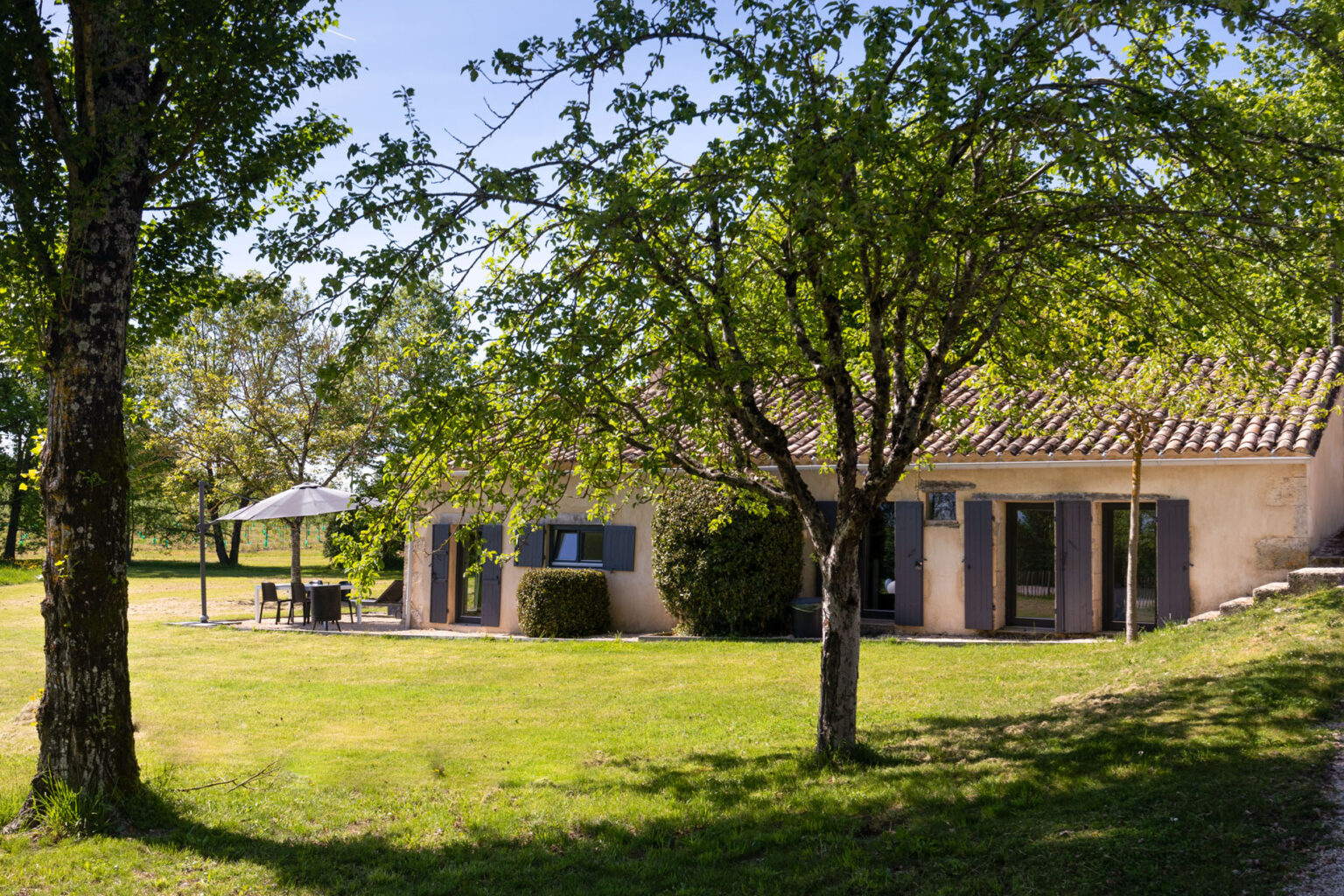 Au Perier in Neu-Aquitanien, Dordogne, Sainte Sabine Born ...