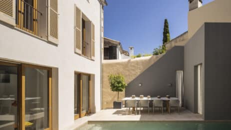 Lleó 57 – Irregular lines, clearly defined edges and the scent of Majorcan orange trees