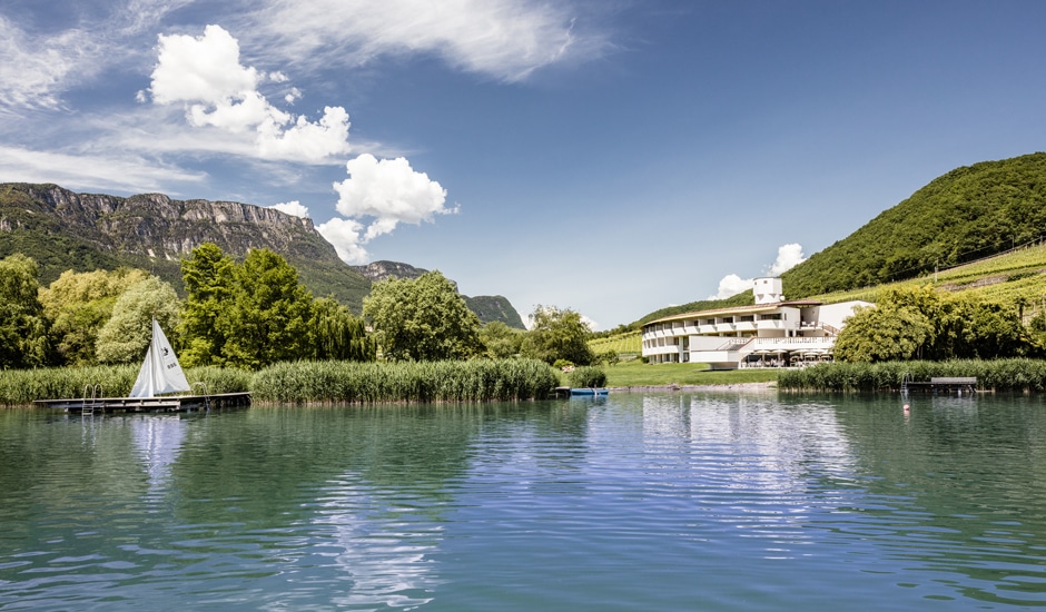 see hotel ambach: ansicht hotel und see