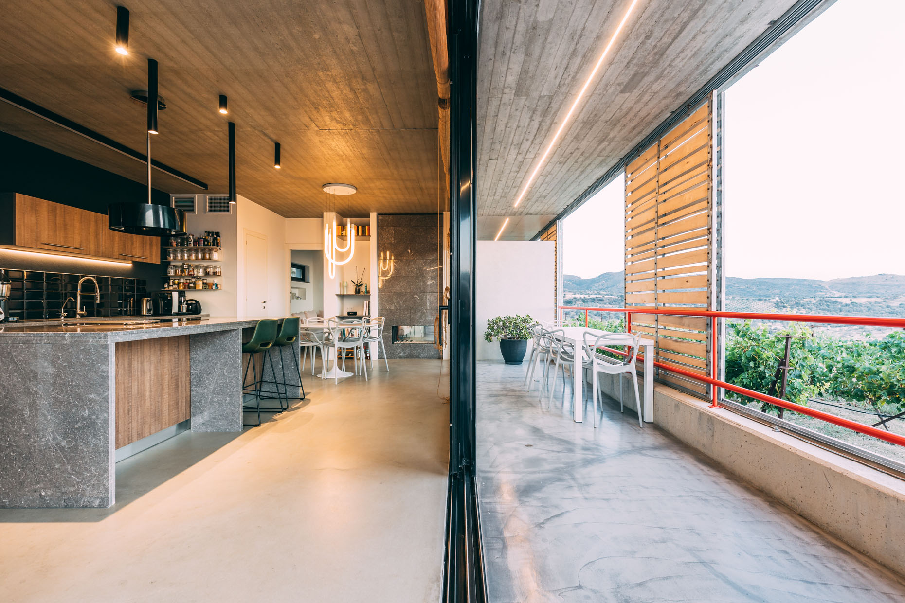 The Boomerang House
