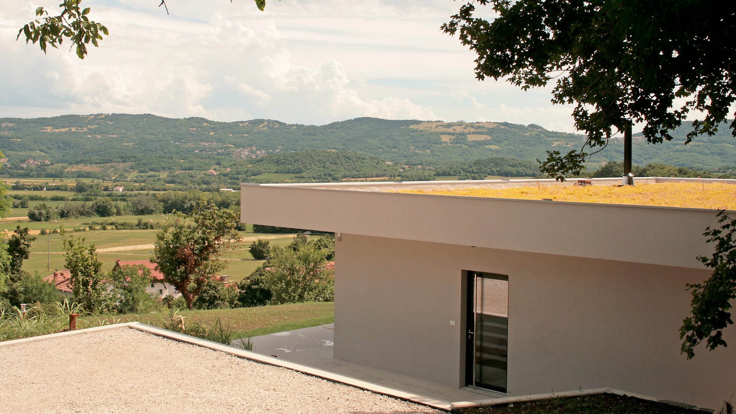 konjiček – house above the valley