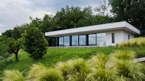 konjiček – house above the valley