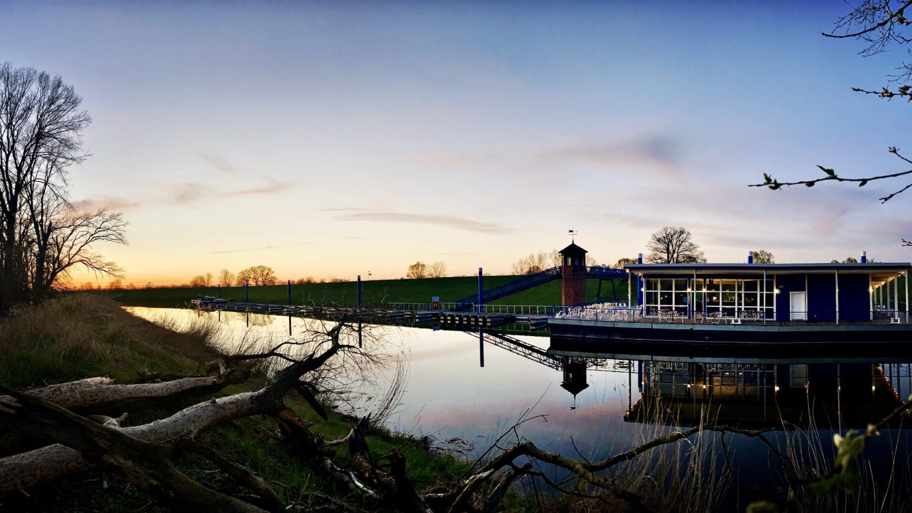 SPACE on the Elbe: “Der Eisvogel” (The Kingfisher)