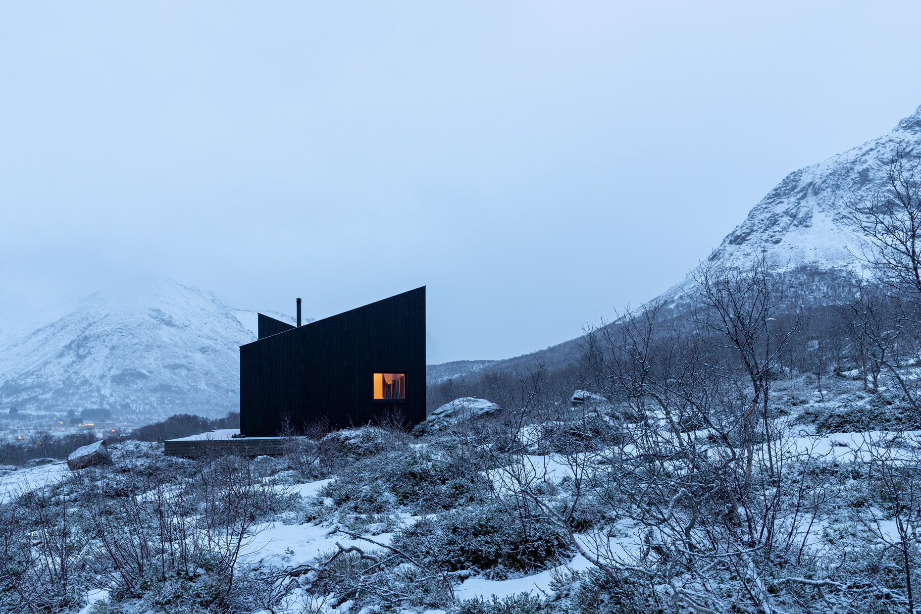 Black Aurora Nook