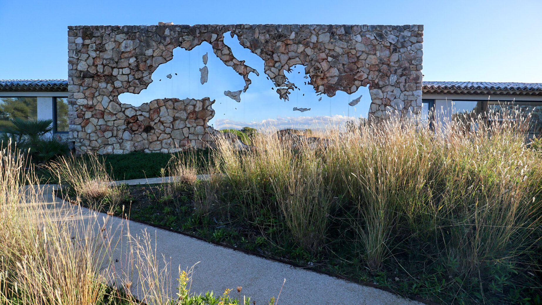 Provençal Symphony – (Architectural) Art and Landscape