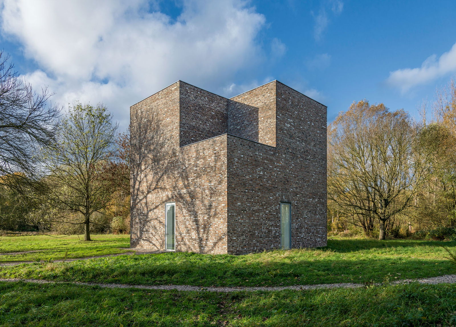 Museum Insel Hombroich; "Turm"
Architektur (begehbare Plastik von): Erwin Heerich
Baujahr: 1988