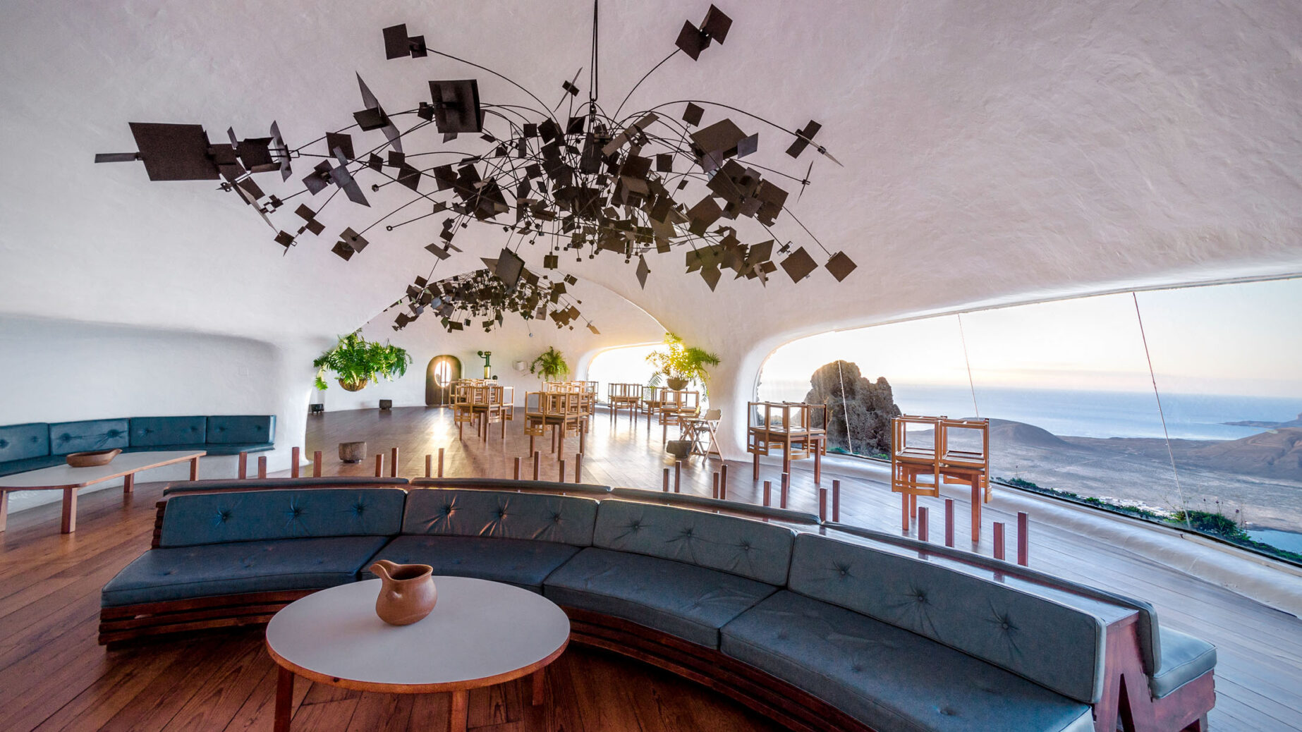 Der Total­künstler: Auf den Spuren des Gestalters und Akti­visten César Man­rique auf Lan­zarote